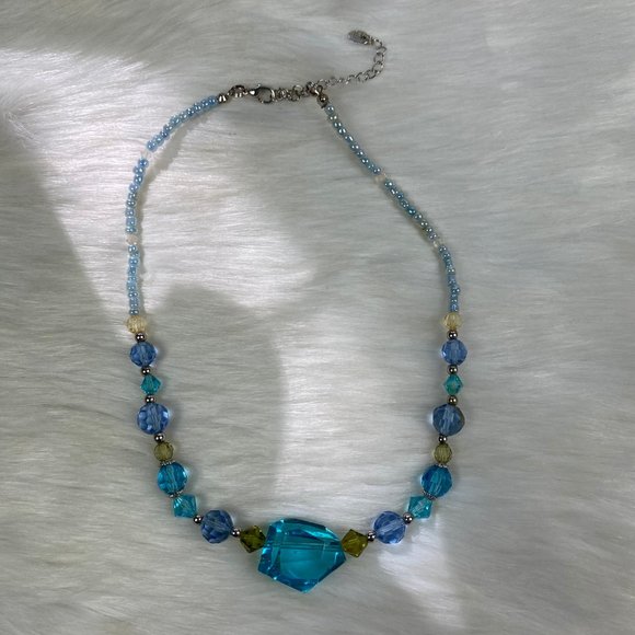 N Necklace Blue, Greens & Faux Pearl Beaded Necklace 19" - Picture 3 of 8